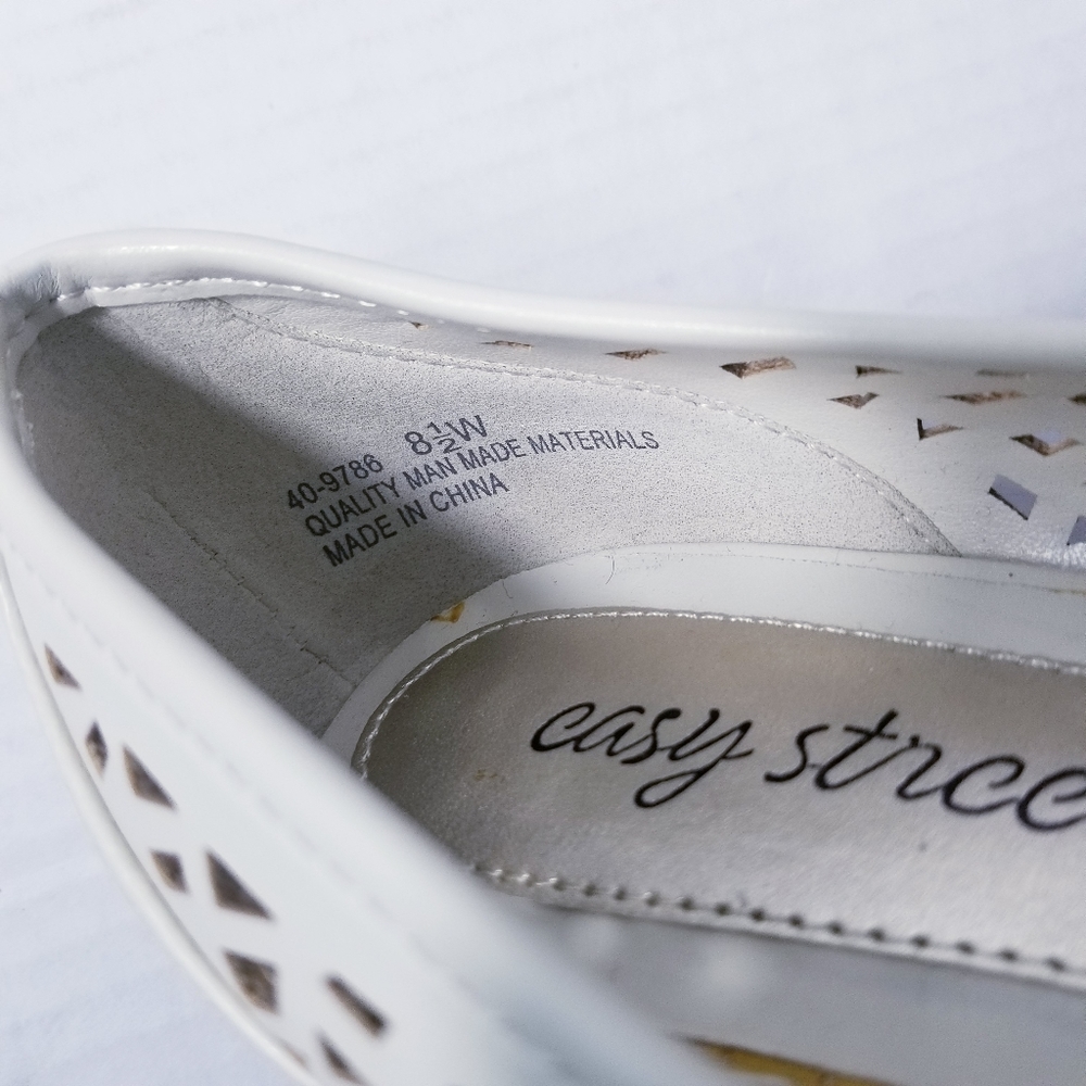 EASY STREET CREAMY WHITE HEELS SIZE 8.5 WIDE - Picture 3 of 15